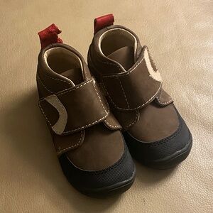 Perfection by Jumping Jacks Cozy Brown and Black Kids Boots Size 6.5 Toddler